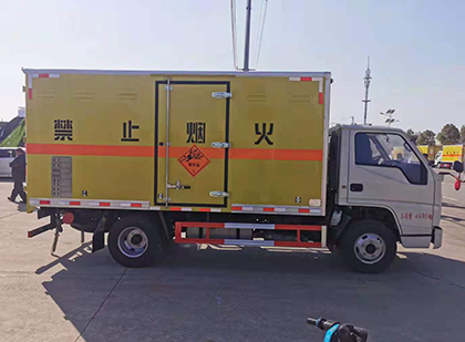 都匀爆破器材运输车工人安全操作规范与智能技术保障