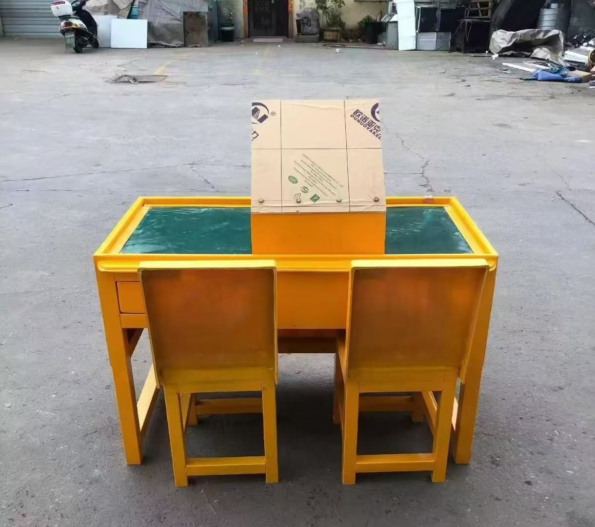 都匀防静电导通桌井下煤矿火工品发放桌：危险品流转的安全守护者